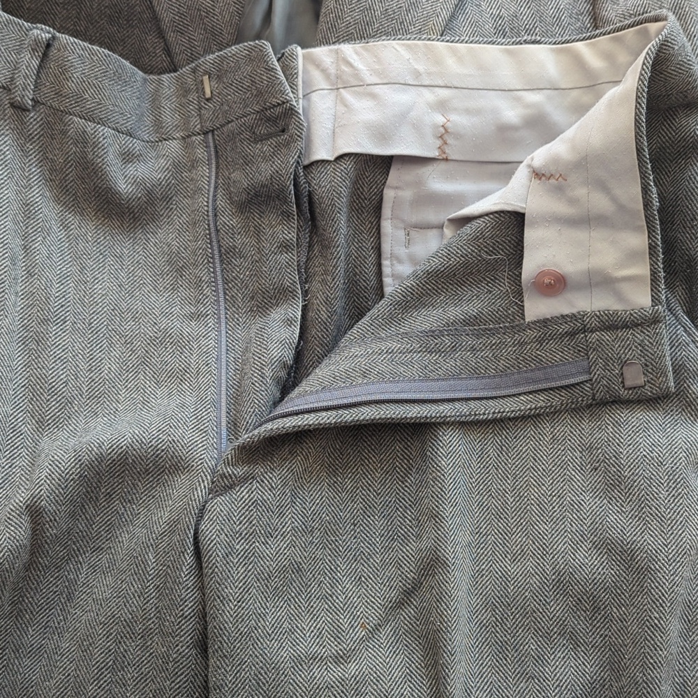 Mens 2 Pc Herringbone Suit - Picture 9 of 15